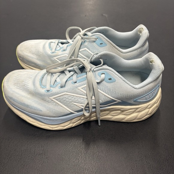 New Balance 680 Fresh Foam Women's Size 10 US W680LT8  Blue White Athletic Shoes - Picture 1 of 8